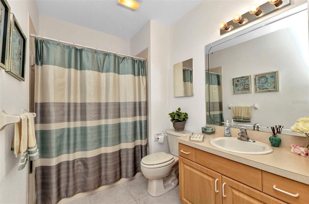 Activo con contrato: $149,000 (2 camas, 2 baños, 996 Pies cuadrados)