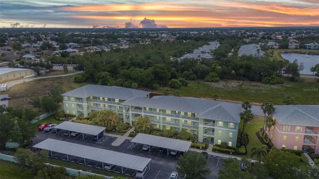 Activo con contrato: $149,000 (2 camas, 2 baños, 996 Pies cuadrados)