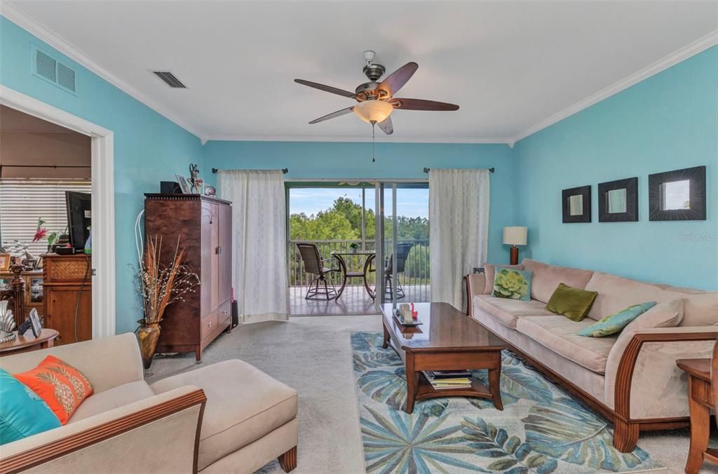 Activo con contrato: $149,000 (2 camas, 2 baños, 996 Pies cuadrados)