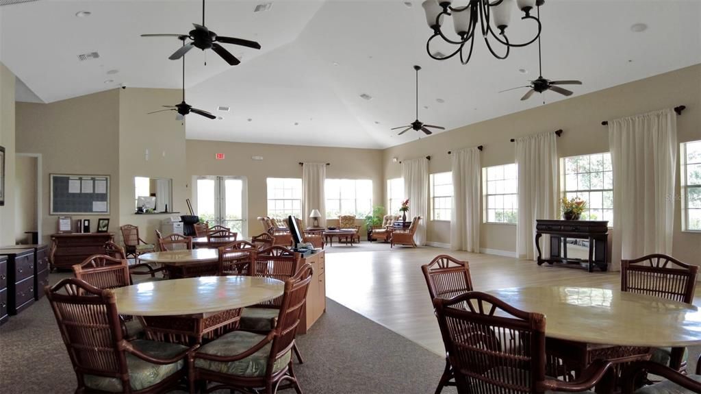 Activo con contrato: $149,000 (2 camas, 2 baños, 996 Pies cuadrados)