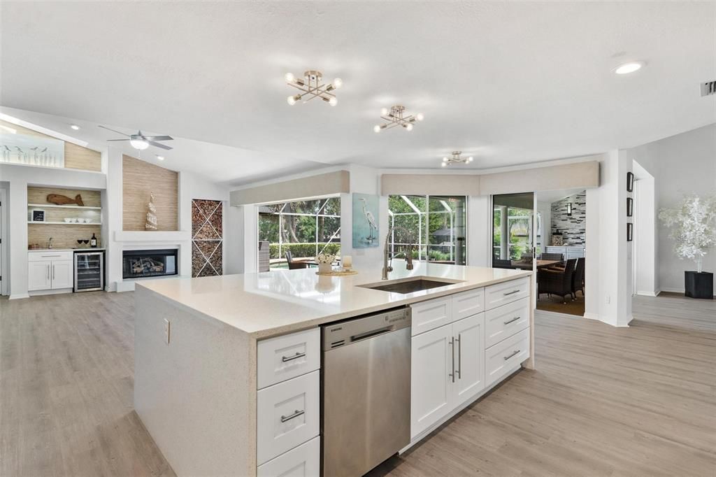 合同活跃: $689,317 (4 贝兹, 3 浴室, 3145 平方英尺)