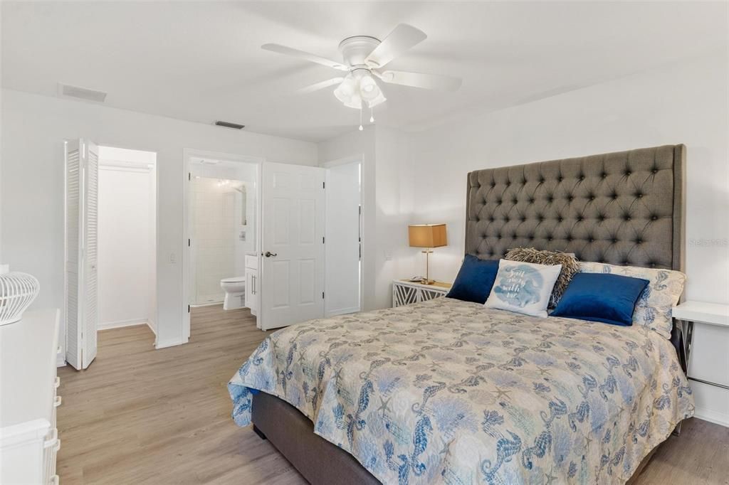 合同活跃: $689,317 (4 贝兹, 3 浴室, 3145 平方英尺)