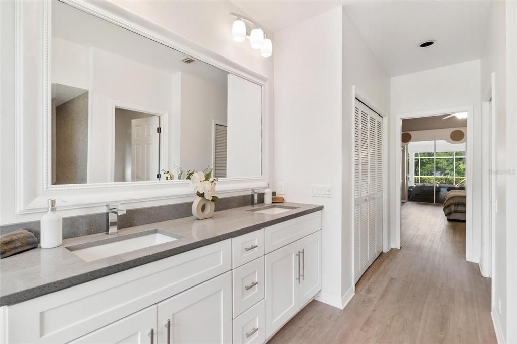 合同活跃: $689,317 (4 贝兹, 3 浴室, 3145 平方英尺)