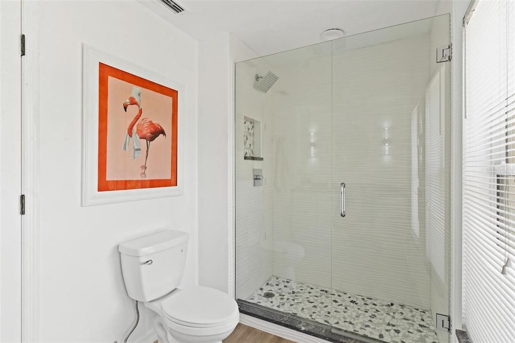 合同活跃: $689,317 (4 贝兹, 3 浴室, 3145 平方英尺)