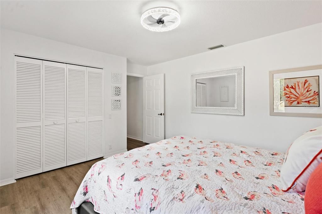 合同活跃: $689,317 (4 贝兹, 3 浴室, 3145 平方英尺)