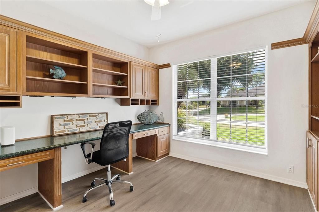 合同活跃: $689,317 (4 贝兹, 3 浴室, 3145 平方英尺)