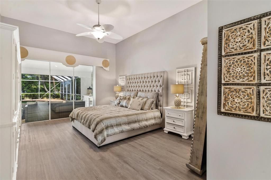 合同活跃: $689,317 (4 贝兹, 3 浴室, 3145 平方英尺)