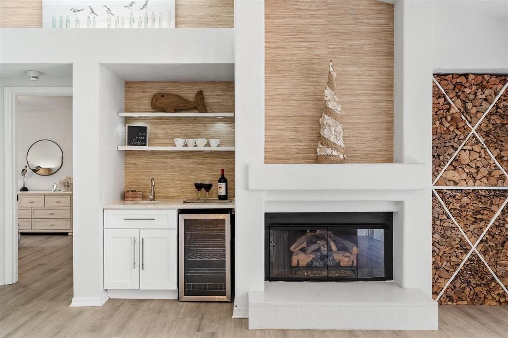 合同活跃: $689,317 (4 贝兹, 3 浴室, 3145 平方英尺)