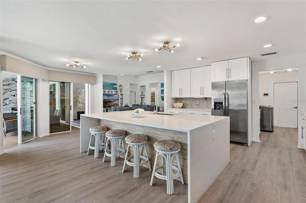 合同活跃: $689,317 (4 贝兹, 3 浴室, 3145 平方英尺)