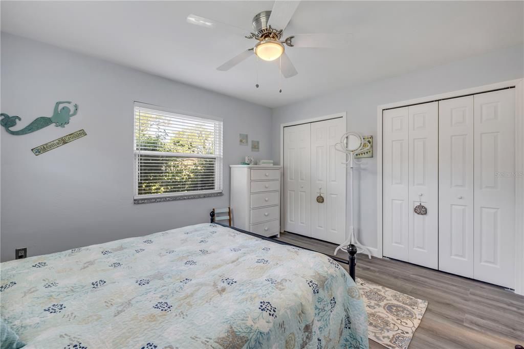 Active With Contract: $249,000 (2 beds, 2 baths, 1186 Square Feet)