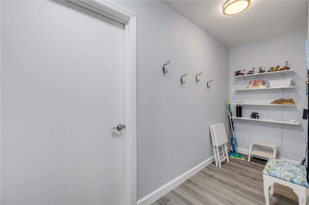 Active With Contract: $249,000 (2 beds, 2 baths, 1186 Square Feet)