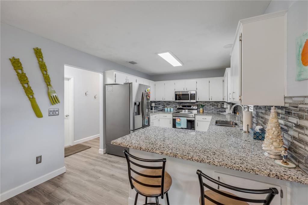 Active With Contract: $249,000 (2 beds, 2 baths, 1186 Square Feet)