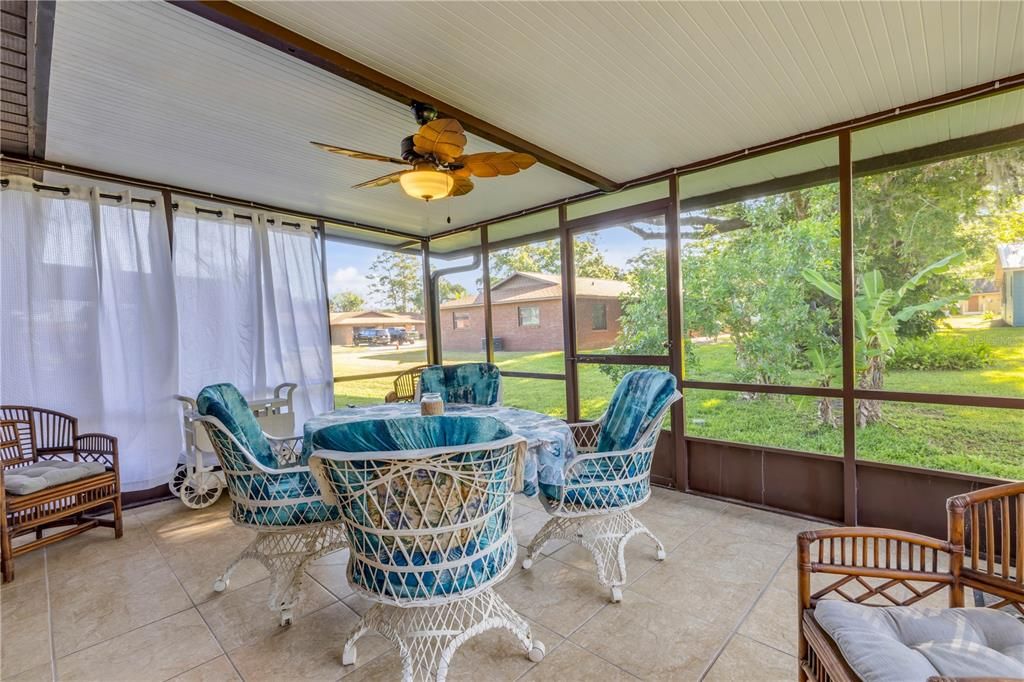 Active With Contract: $249,000 (2 beds, 2 baths, 1186 Square Feet)