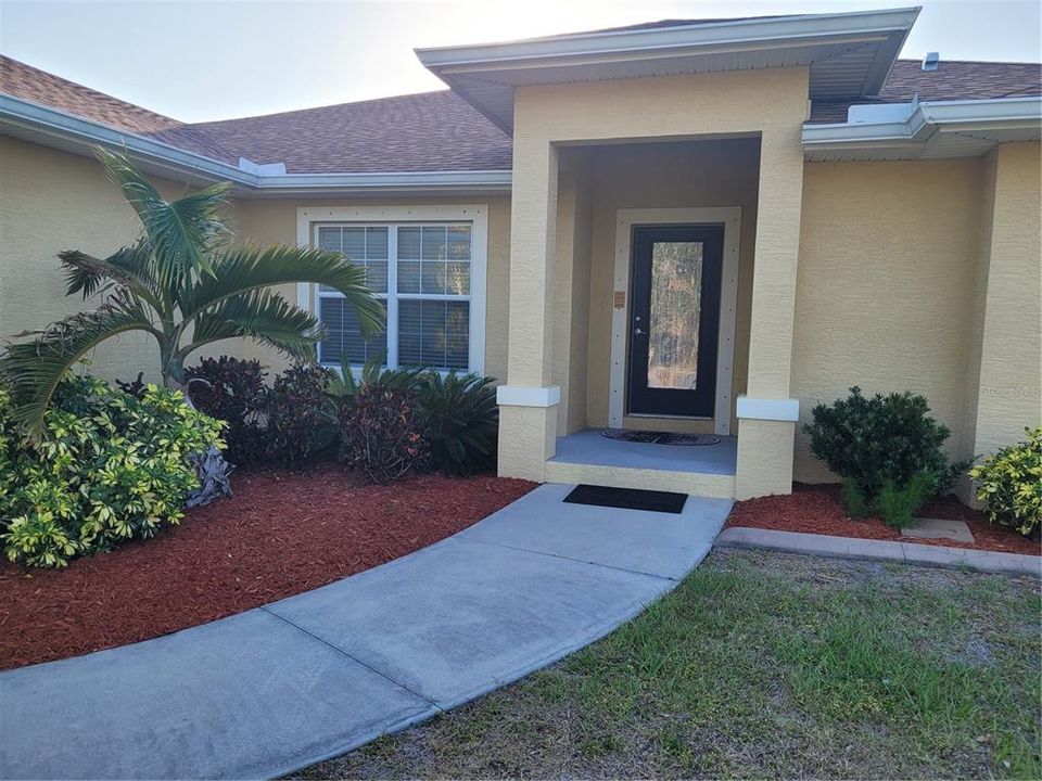 For Rent: $3,000 (3 beds, 2 baths, 2153 Square Feet)