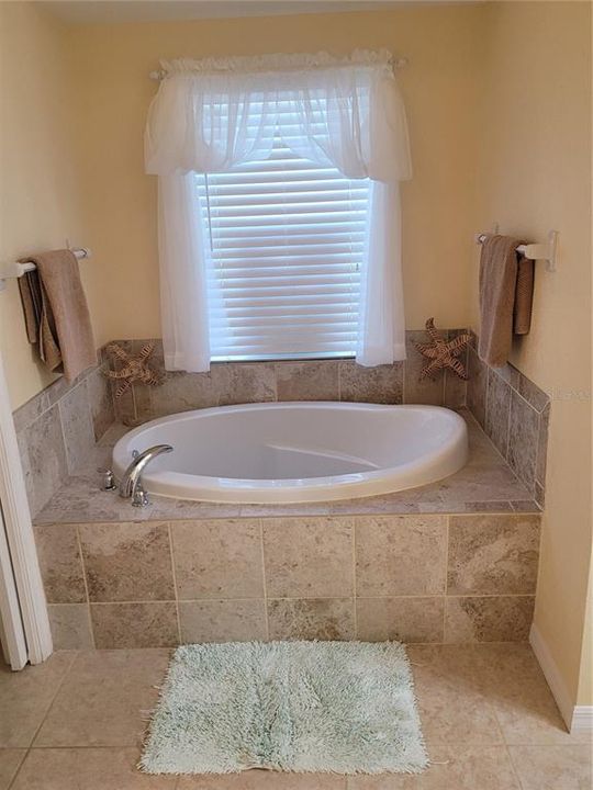 For Rent: $3,000 (3 beds, 2 baths, 2153 Square Feet)