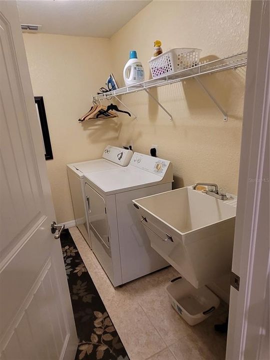 For Rent: $3,000 (3 beds, 2 baths, 2153 Square Feet)