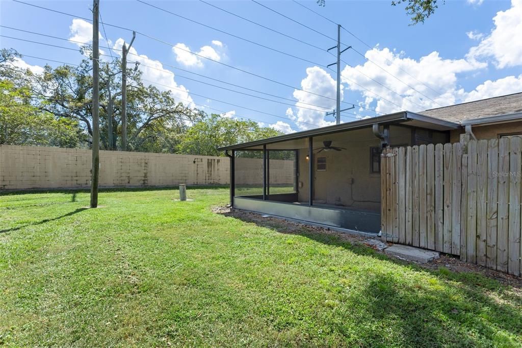 En Venta: $225,000 (3 camas, 2 baños, 1200 Pies cuadrados)