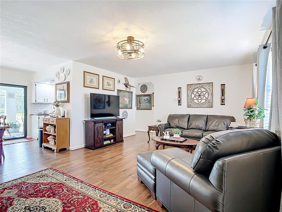 待售: $720,000 (3 贝兹, 2 浴室, 1680 平方英尺)