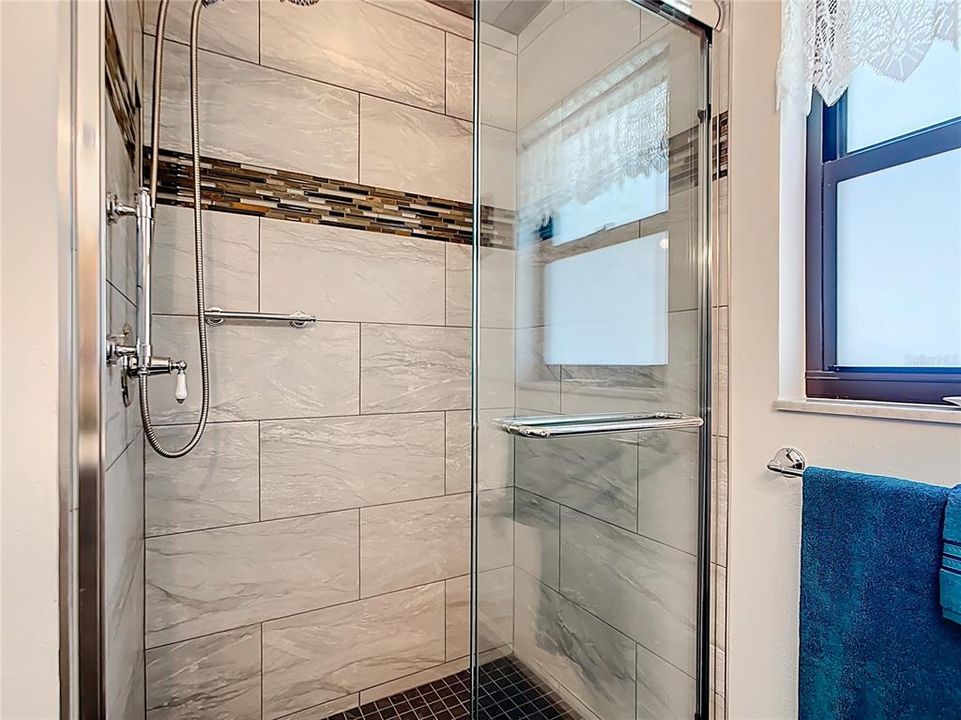 待售: $720,000 (3 贝兹, 2 浴室, 1680 平方英尺)