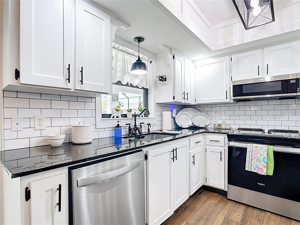 待售: $720,000 (3 贝兹, 2 浴室, 1680 平方英尺)