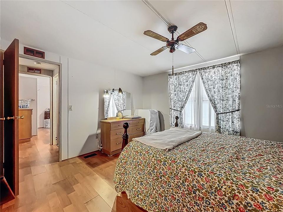 На продажу: $139,000 (2 спален, 2 ванн, 960 Квадратных фут)