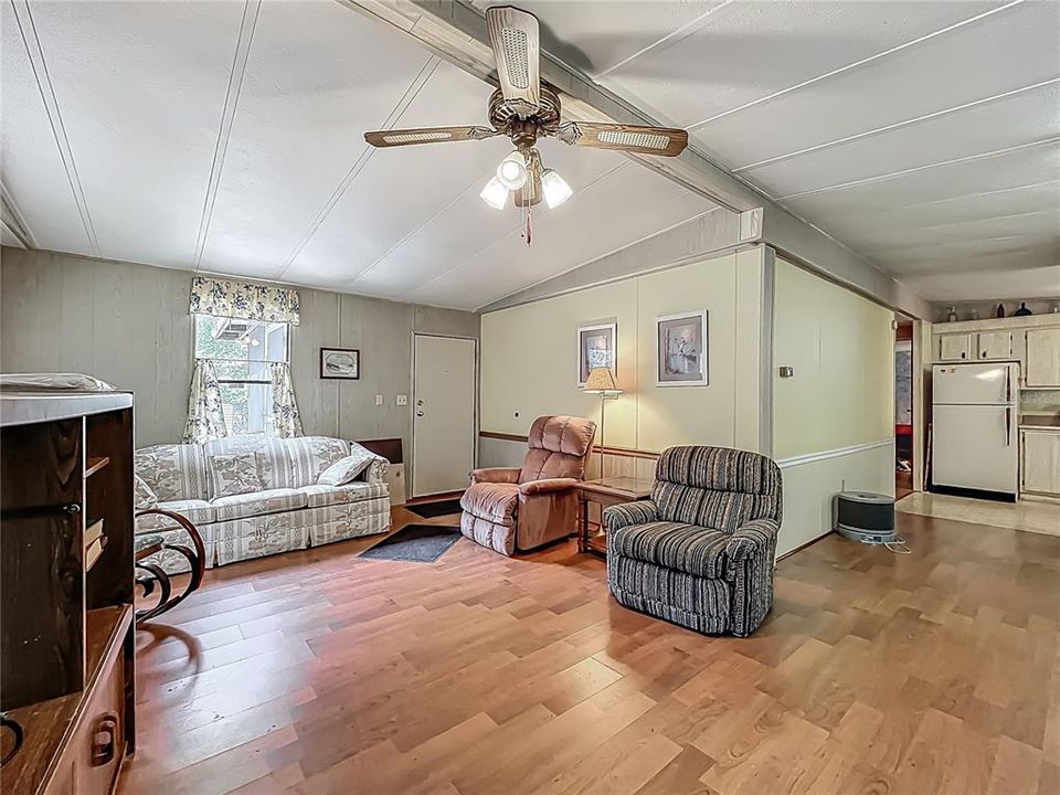 На продажу: $139,000 (2 спален, 2 ванн, 960 Квадратных фут)