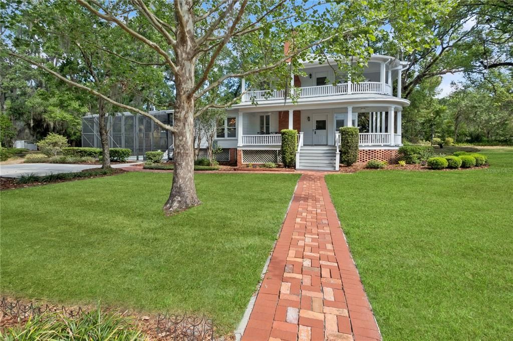 Active With Contract: $740,000 (4 beds, 2 baths, 2968 Square Feet)