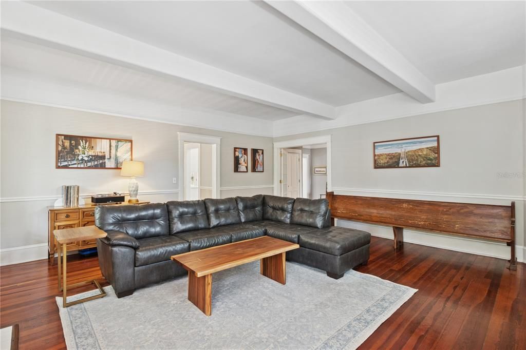 Active With Contract: $740,000 (4 beds, 2 baths, 2968 Square Feet)