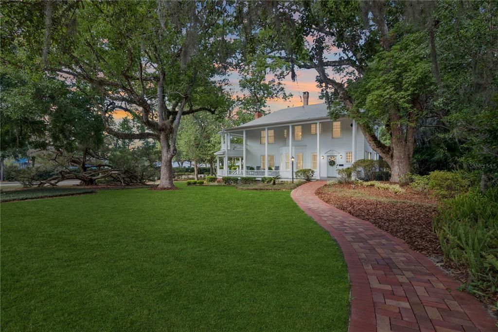 Active With Contract: $740,000 (4 beds, 2 baths, 2968 Square Feet)