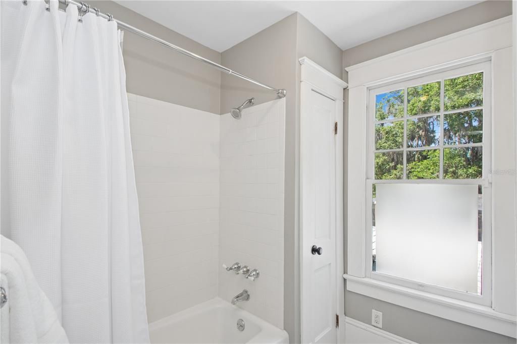 Active With Contract: $740,000 (4 beds, 2 baths, 2968 Square Feet)