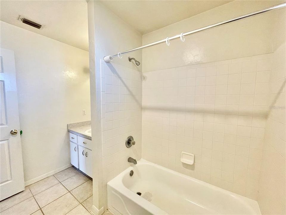 Active With Contract: $254,900 (3 beds, 2 baths, 1184 Square Feet)