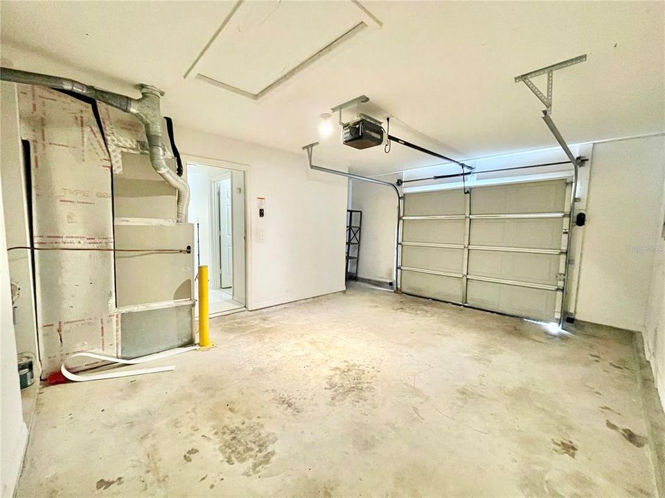 Active With Contract: $254,900 (3 beds, 2 baths, 1184 Square Feet)