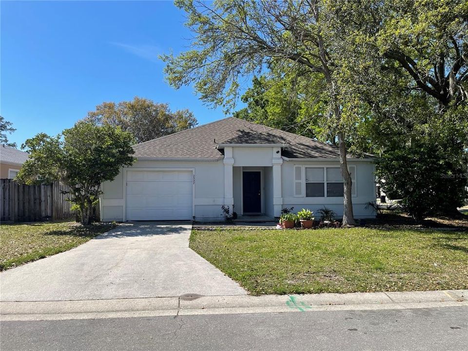 Active With Contract: $254,900 (3 beds, 2 baths, 1184 Square Feet)