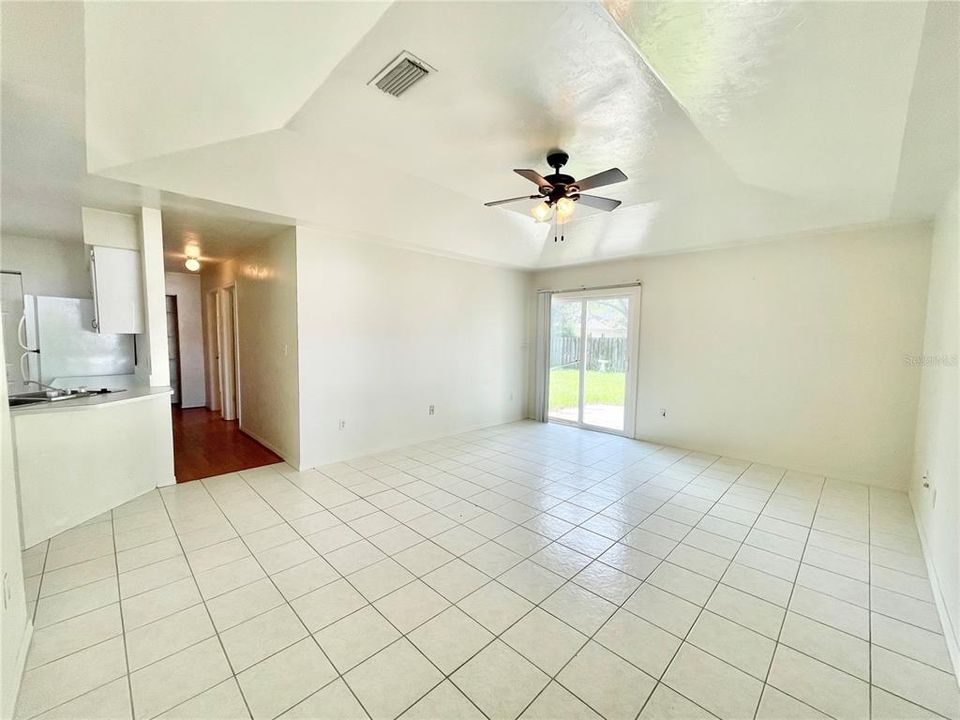 Active With Contract: $254,900 (3 beds, 2 baths, 1184 Square Feet)