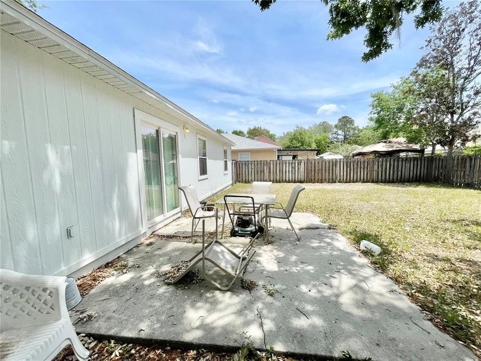 Active With Contract: $254,900 (3 beds, 2 baths, 1184 Square Feet)