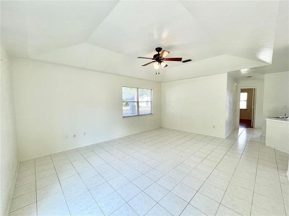 Active With Contract: $254,900 (3 beds, 2 baths, 1184 Square Feet)