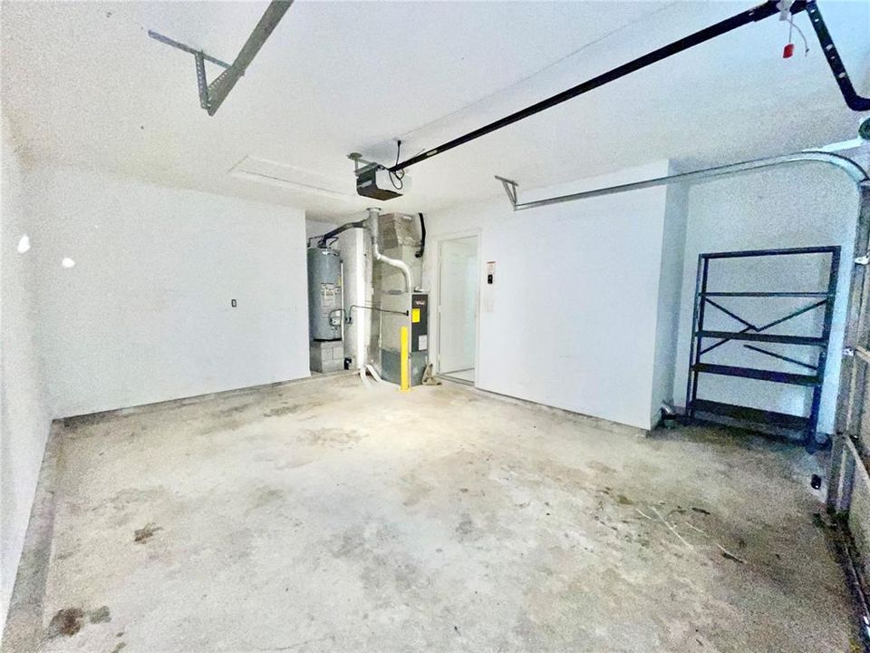 Active With Contract: $254,900 (3 beds, 2 baths, 1184 Square Feet)