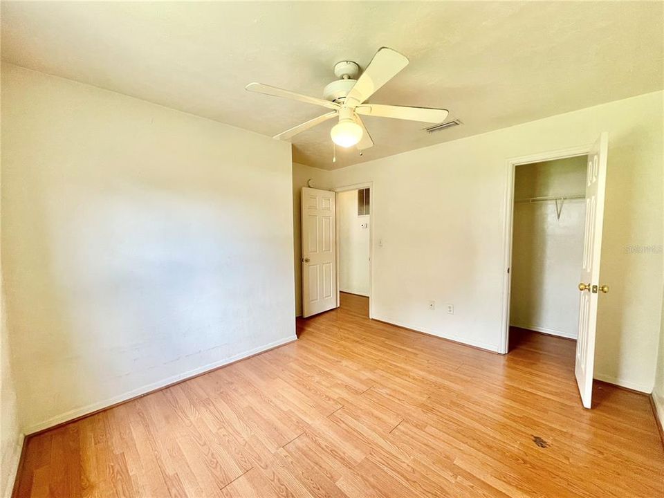 Active With Contract: $254,900 (3 beds, 2 baths, 1184 Square Feet)