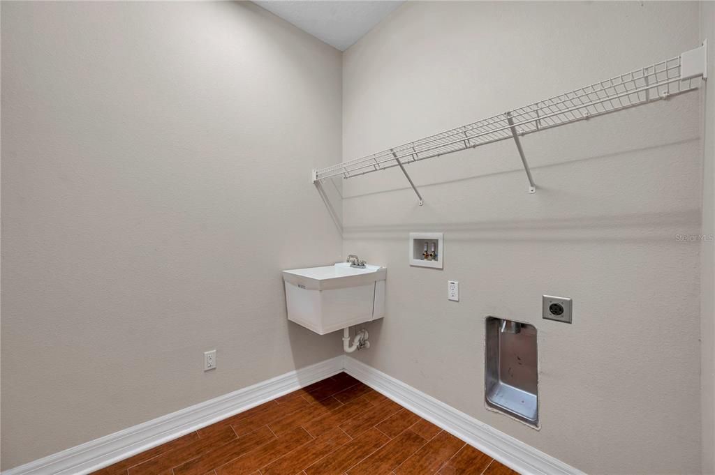 For Sale: $450,000 (4 beds, 3 baths, 2017 Square Feet)