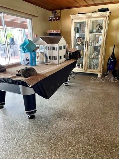 На продажу: $1,400,000 (7.51 acres)