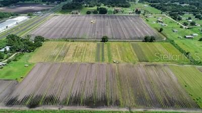 На продажу: $1,400,000 (7.51 acres)