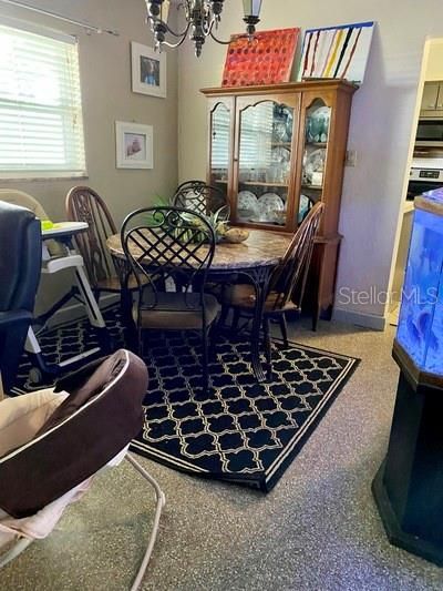 На продажу: $1,400,000 (7.51 acres)