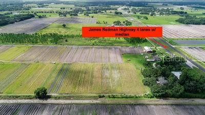 На продажу: $1,400,000 (7.51 acres)