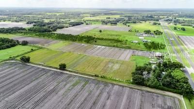 На продажу: $1,400,000 (7.51 acres)