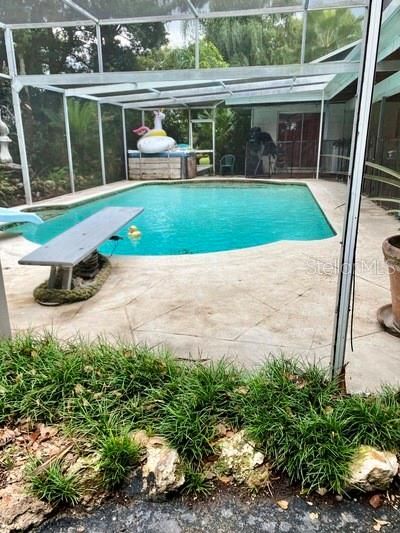 На продажу: $1,400,000 (7.51 acres)