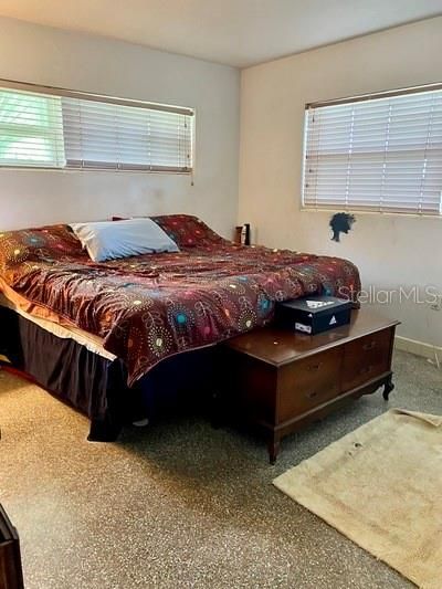 На продажу: $1,400,000 (7.51 acres)