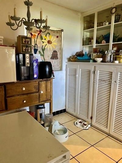 На продажу: $1,400,000 (7.51 acres)