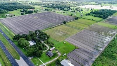 На продажу: $1,400,000 (7.51 acres)