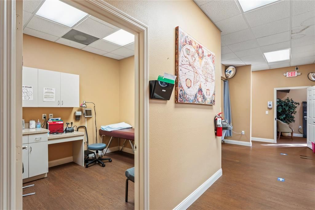 待售: $1,495,000 (0 贝兹, 0 浴室, 4682 平方英尺)