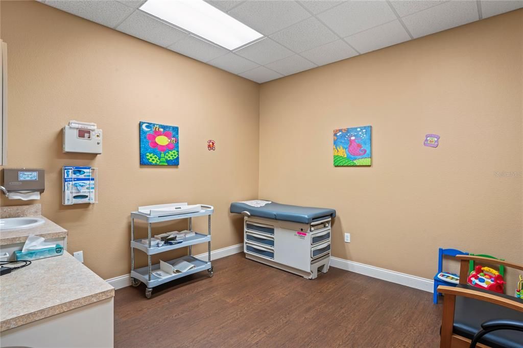 待售: $1,495,000 (0 贝兹, 0 浴室, 4682 平方英尺)